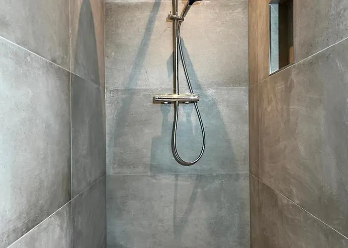 Hangar 19 Superior Mit Terrasse Und Garten H7w2